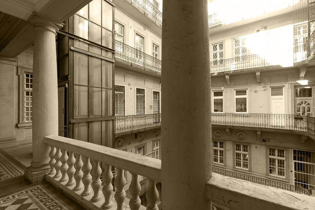 Sweet Dreams At Oktogon Apartamento Budapeste Exterior foto